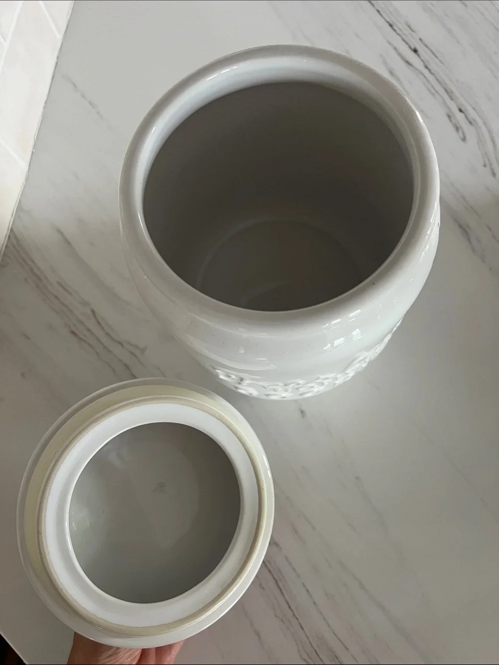 Crate&Barrel White Ceramic 'Fresh Homemade Cookies' Cookie Jar